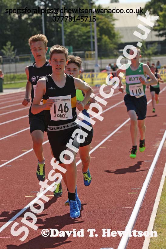 Under-15 boys 1500 metres. Photo: David T. Hewitson/Sports for All Pics